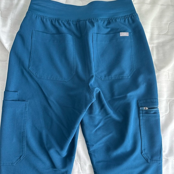 Figs Women’s Deep Reef Yola High Waisted - Petite Skinny Scrub Pants - Small - Picture 6 of 11